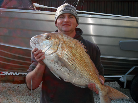 Kariotahi kite fishing catch 20 pound snapper